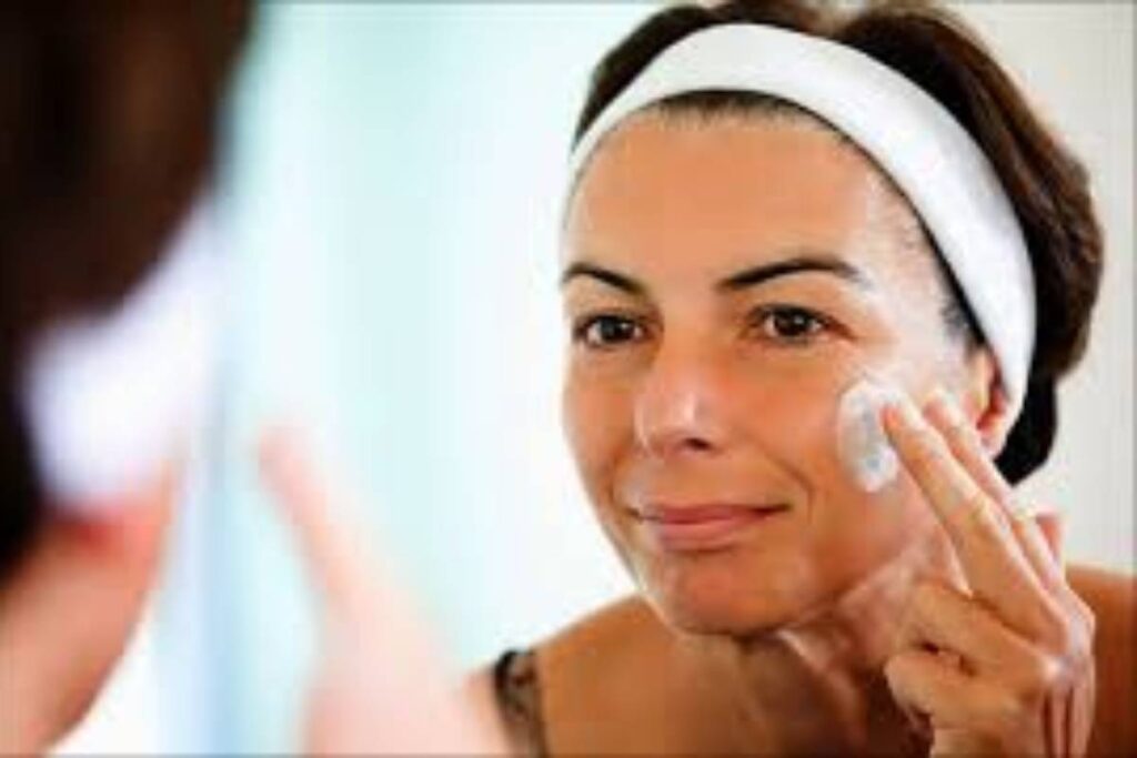 Facial Care in the Elderly: Keys to Taking Care of Your Skin